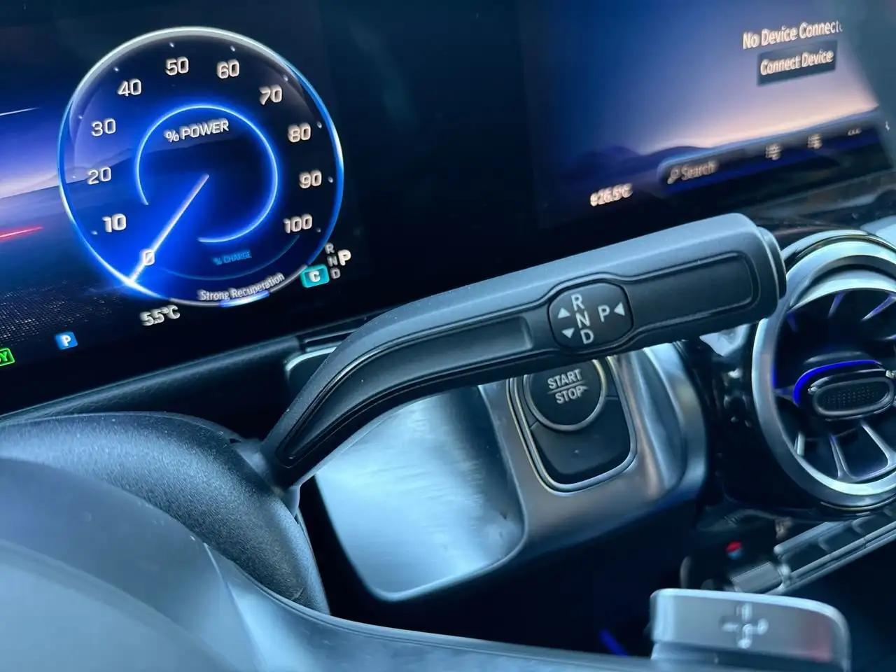 Mercedes-Benz EQB снимка Mercedes-Benz EQB