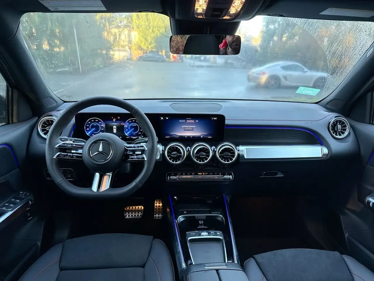 Mercedes-Benz EQB снимка Mercedes-Benz EQB