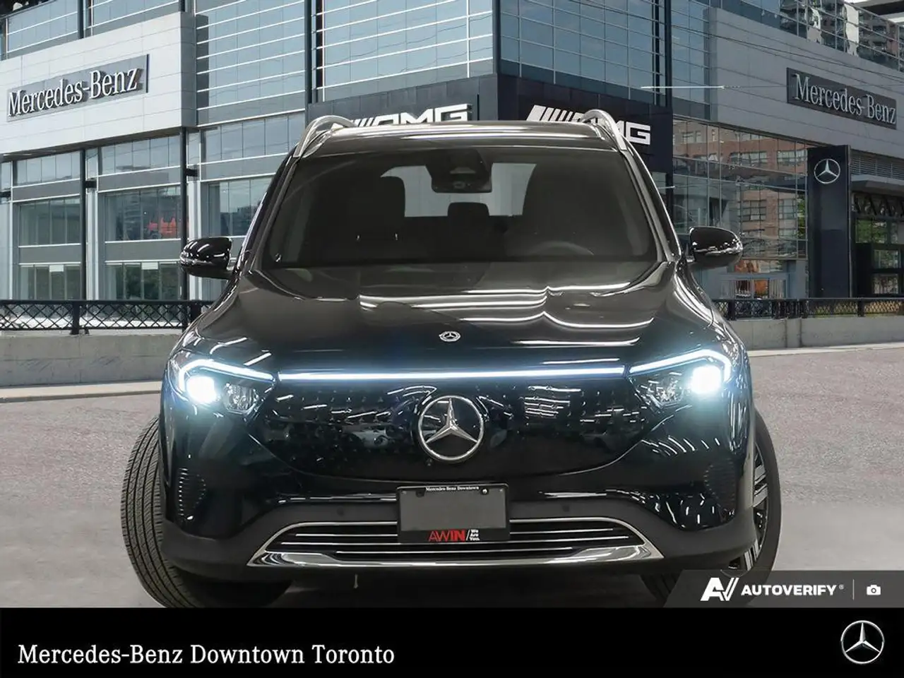 Mercedes-Benz EQB снимка Mercedes-Benz EQB
