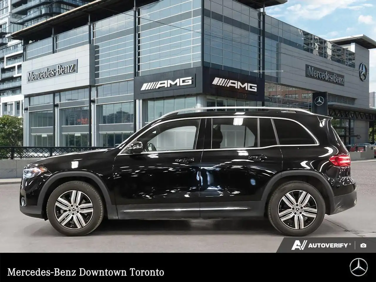 Mercedes-Benz EQB снимка Mercedes-Benz EQB