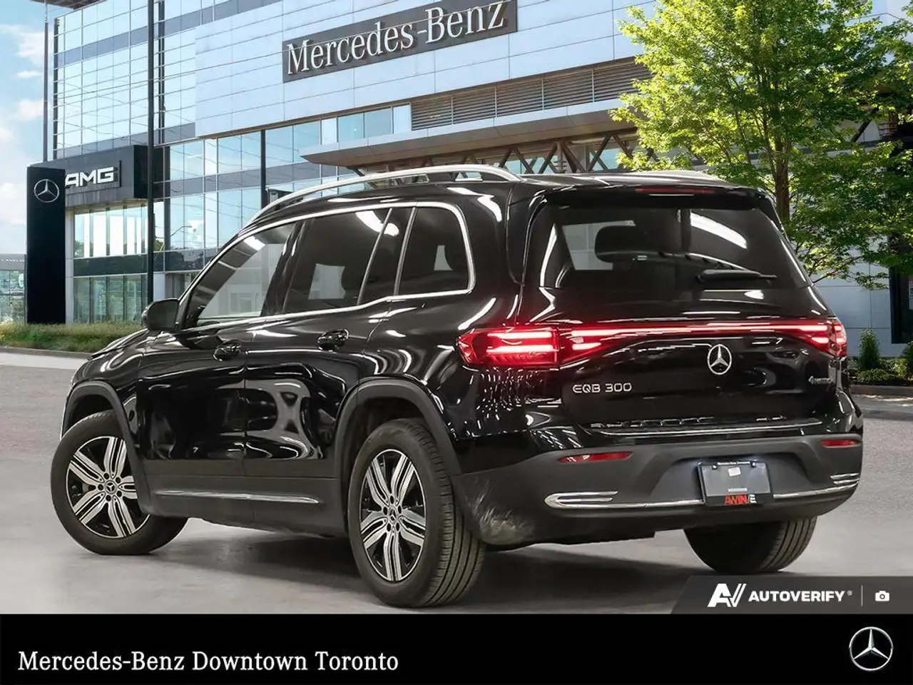 Mercedes-Benz EQB снимка Mercedes-Benz EQB