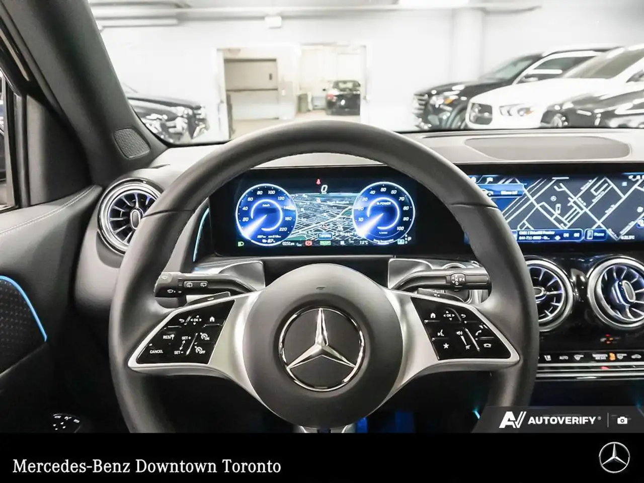 Mercedes-Benz EQB снимка Mercedes-Benz EQB