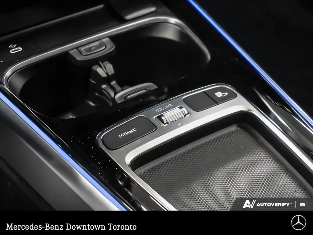 Mercedes-Benz EQB снимка Mercedes-Benz EQB