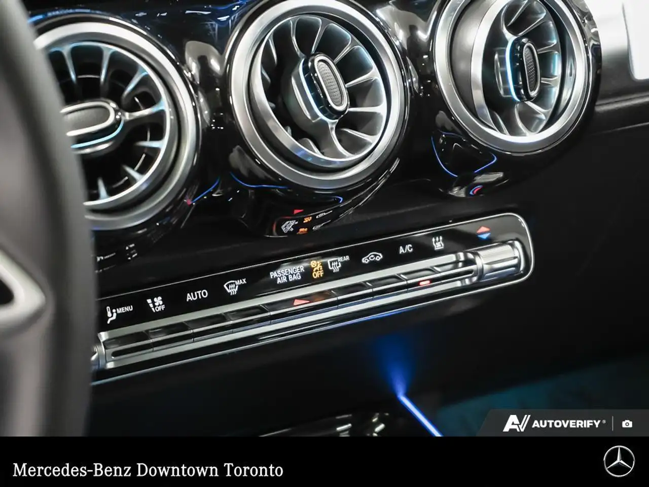 Mercedes-Benz EQB снимка Mercedes-Benz EQB