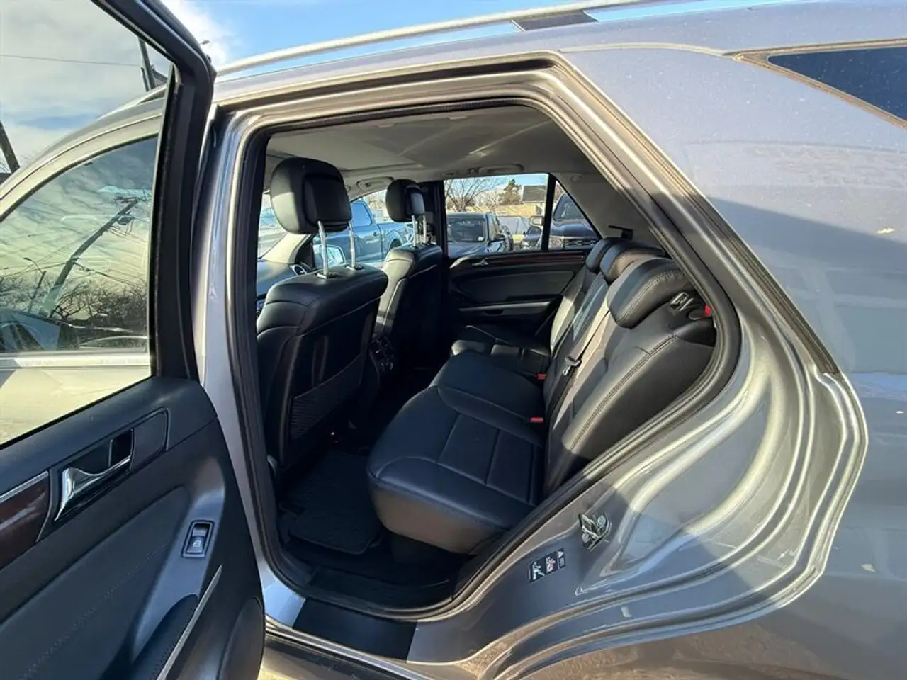 Mercedes-Benz M-Class fotografie Mercedes-Benz M-Class