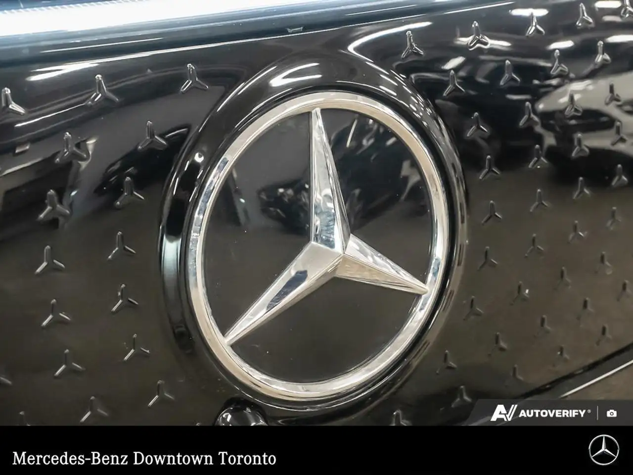 Mercedes-Benz EQB снимка Mercedes-Benz EQB