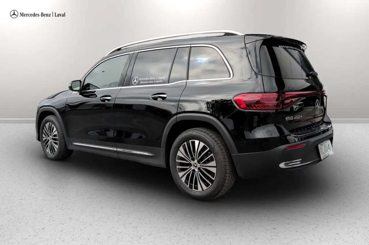 Mercedes-Benz EQB снимка Mercedes-Benz EQB