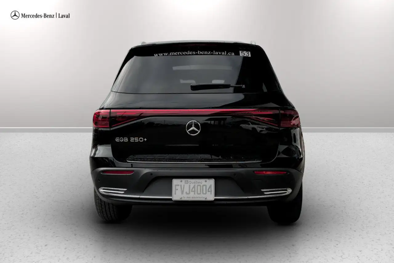 Mercedes-Benz EQB снимка Mercedes-Benz EQB
