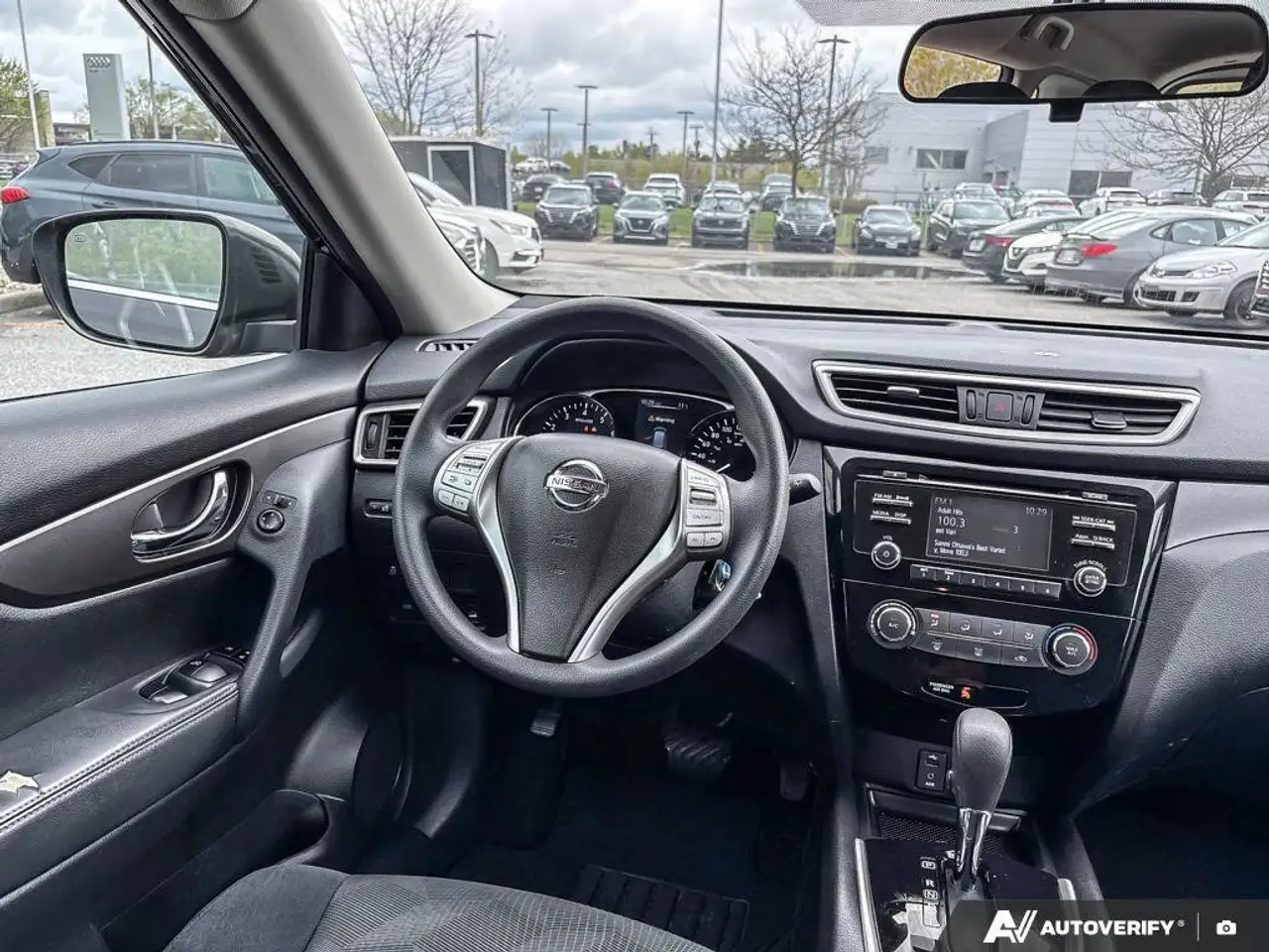 Nissan Rogue fotografie Nissan Rogue