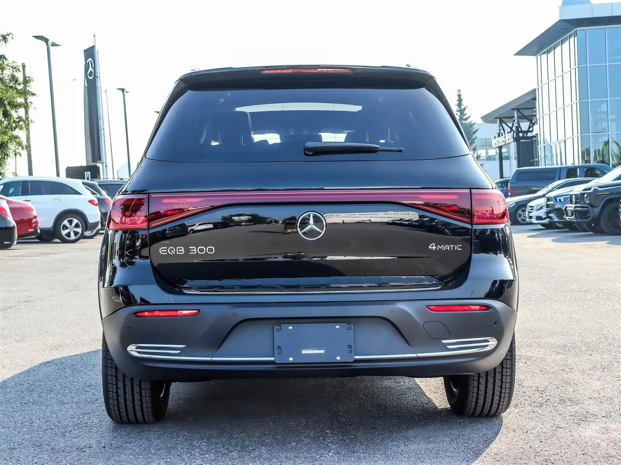 Mercedes-Benz EQB снимка Mercedes-Benz EQB