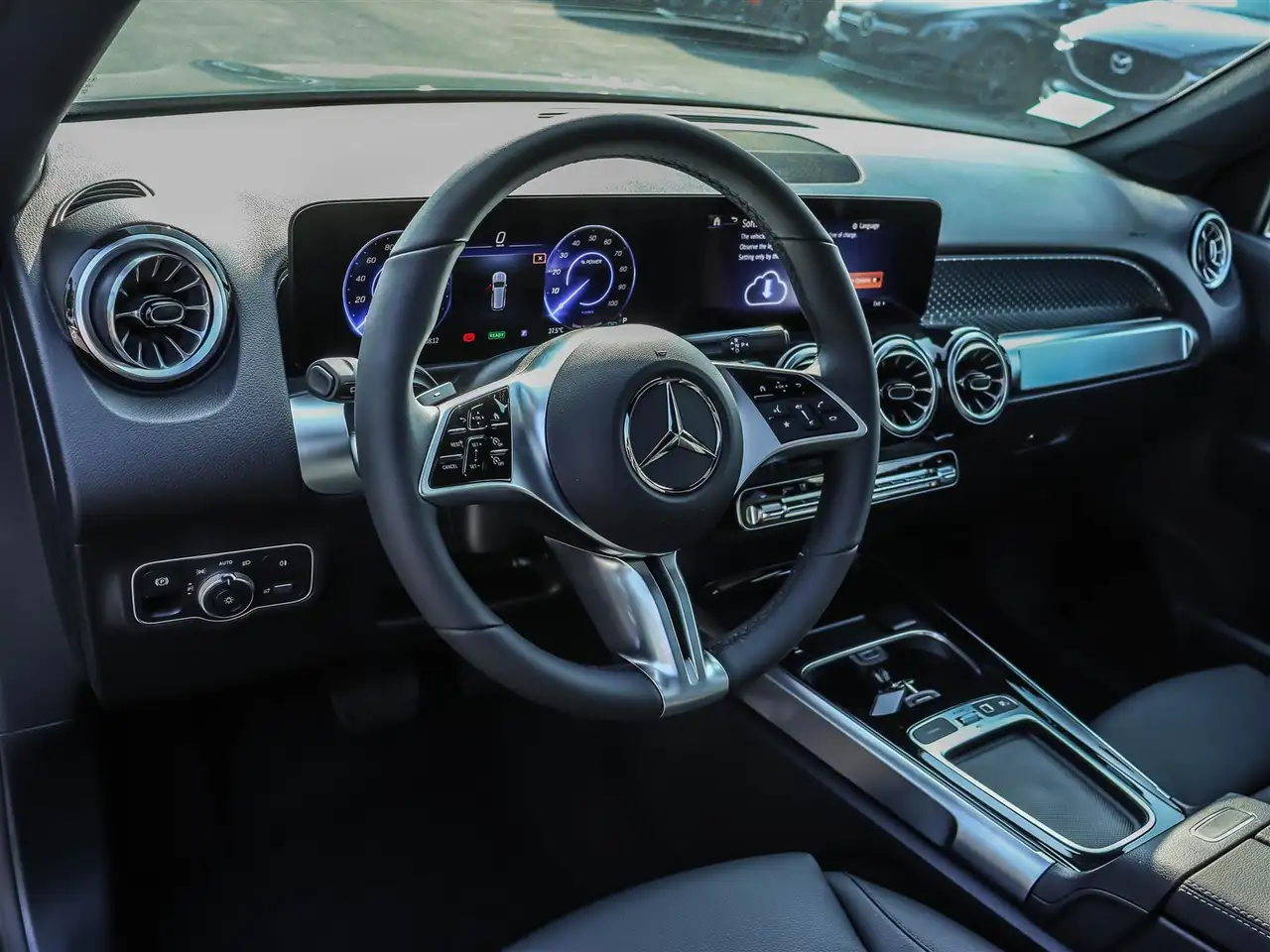 Mercedes-Benz EQB снимка Mercedes-Benz EQB