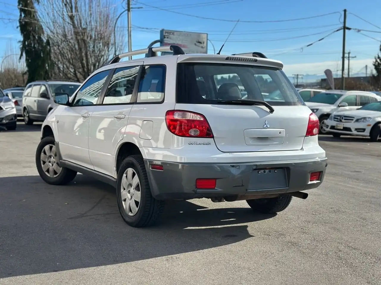 Mitsubishi Outlander снимка Mitsubishi Outlander