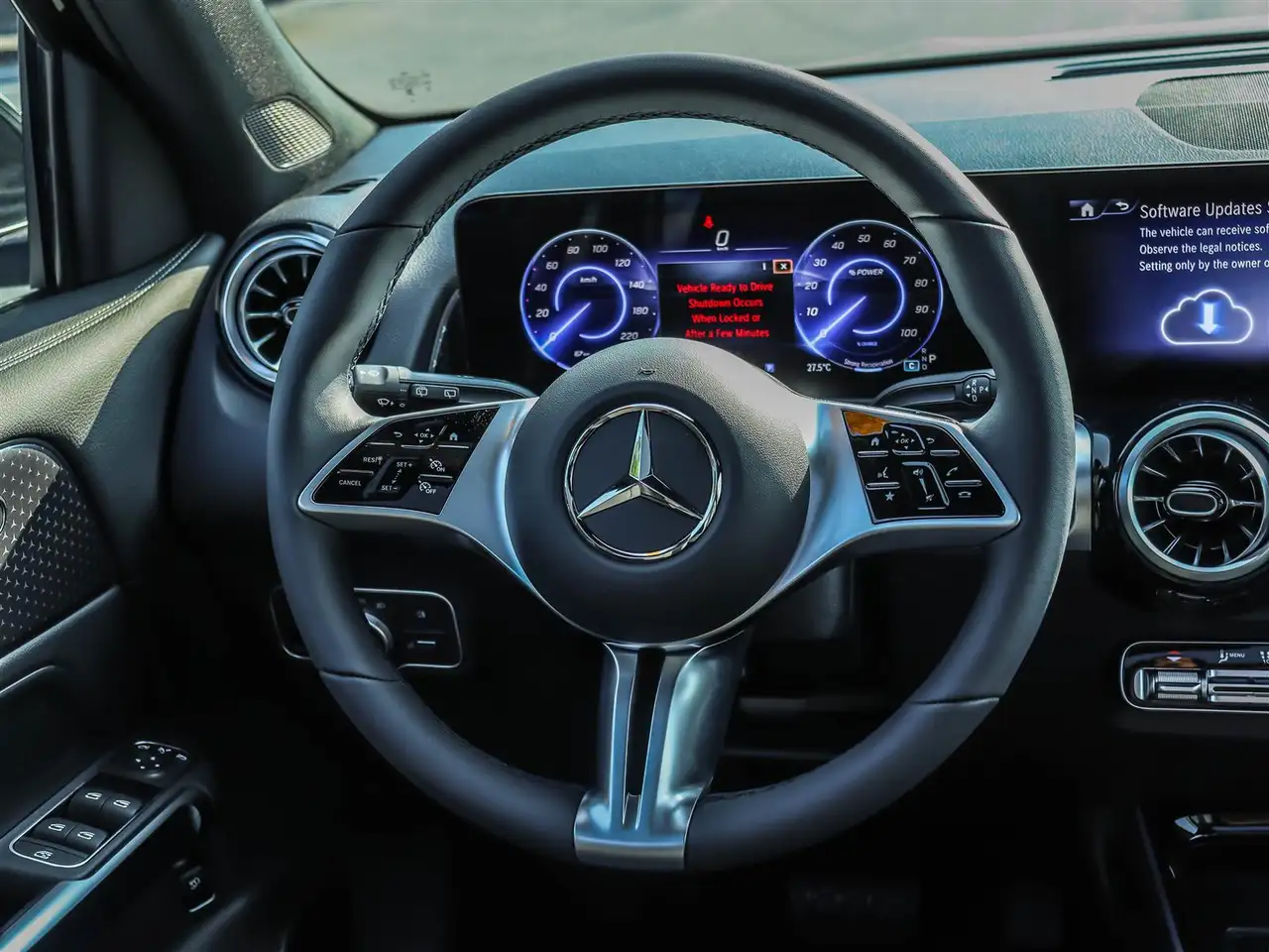 Mercedes-Benz EQB снимка Mercedes-Benz EQB