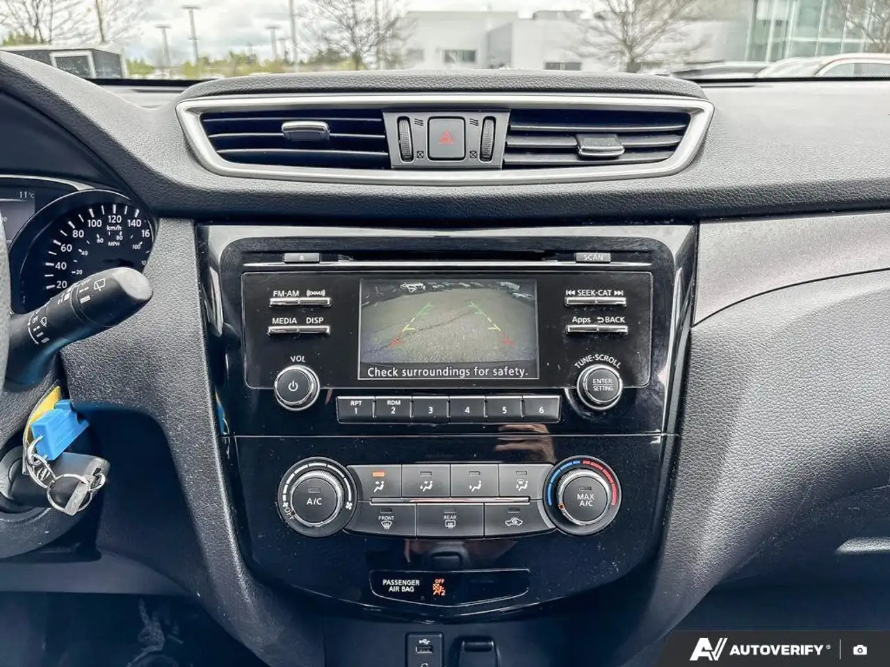 Nissan Rogue fotografie Nissan Rogue