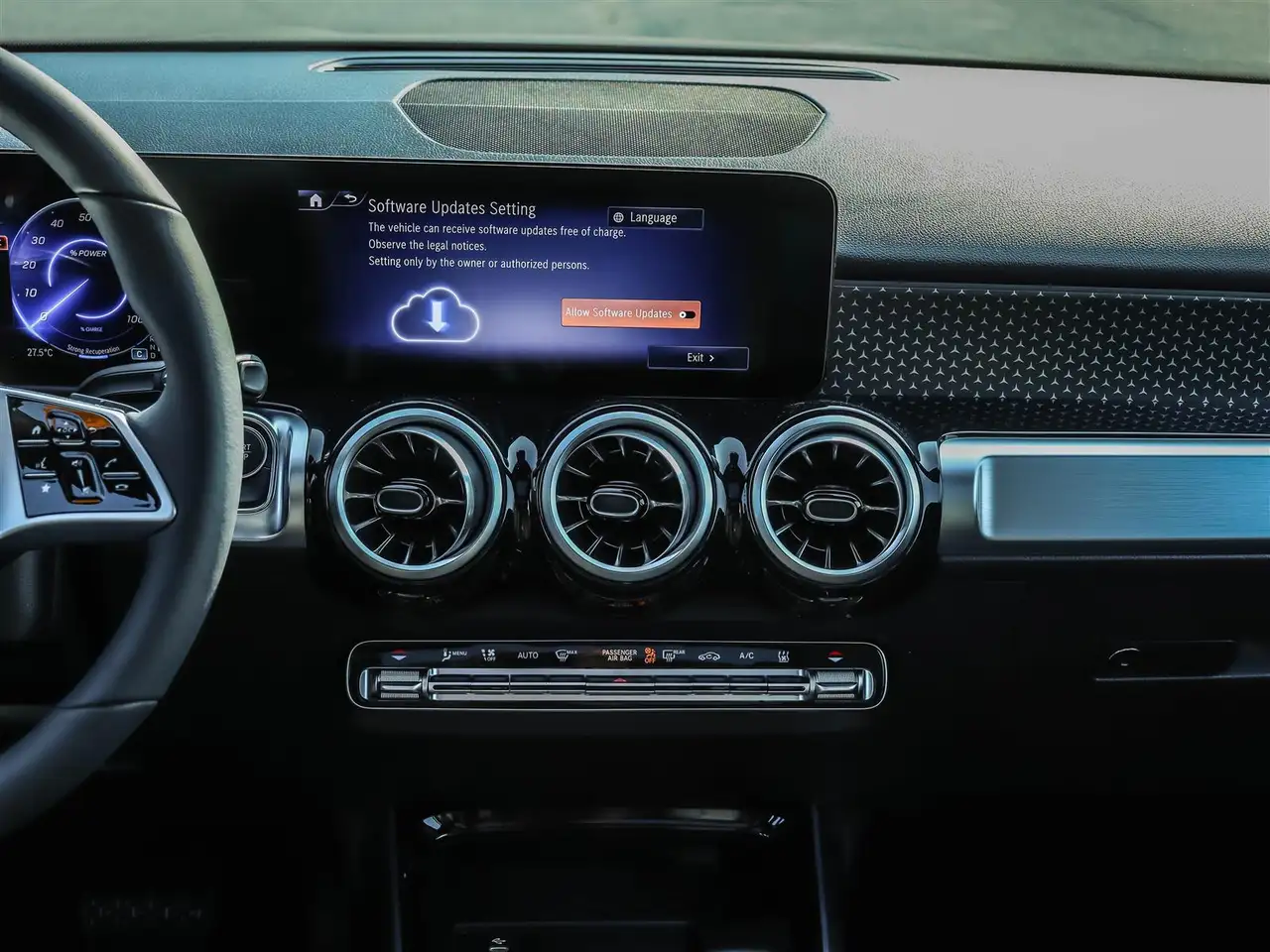 Mercedes-Benz EQB снимка Mercedes-Benz EQB
