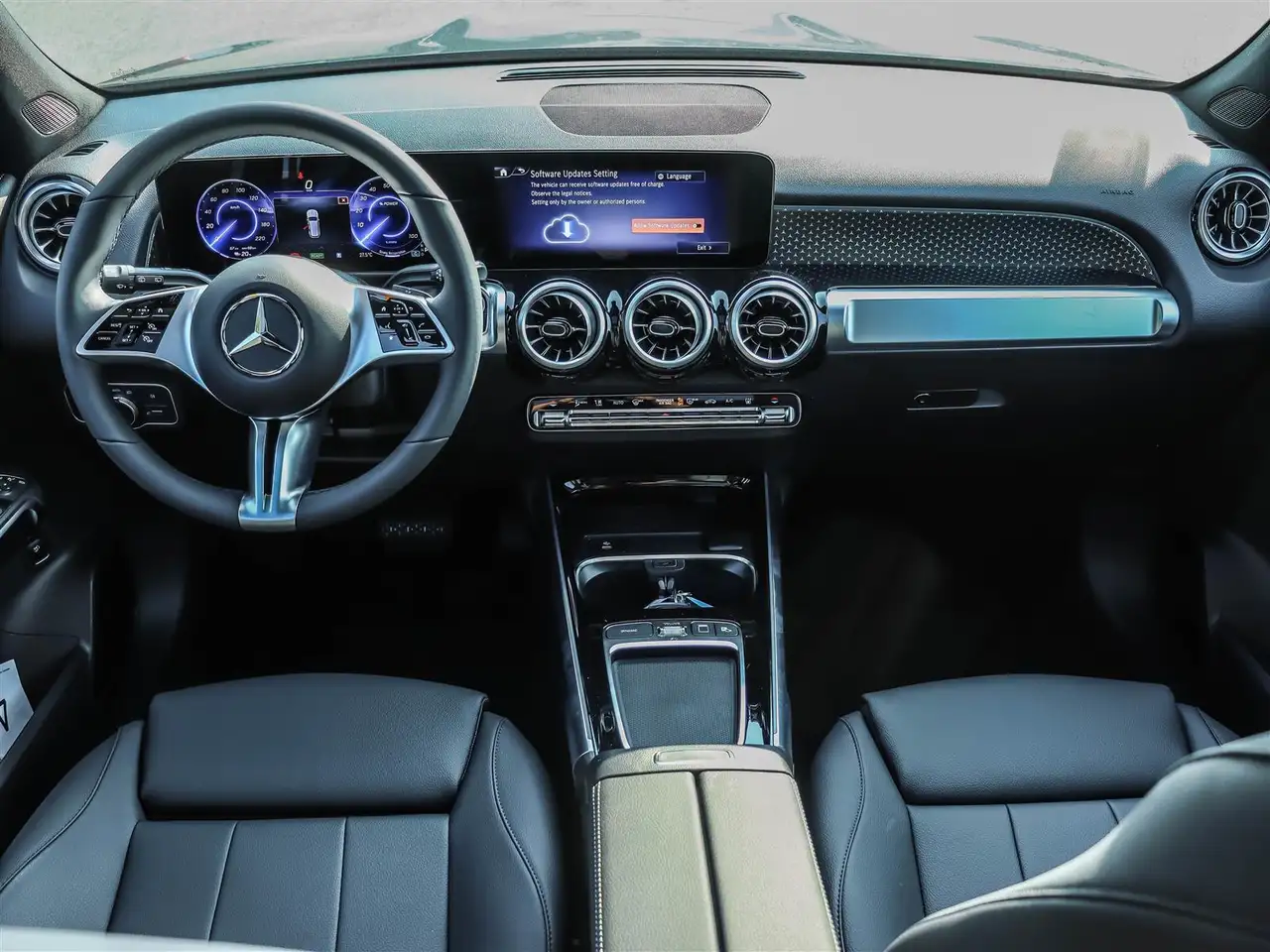 Mercedes-Benz EQB снимка Mercedes-Benz EQB