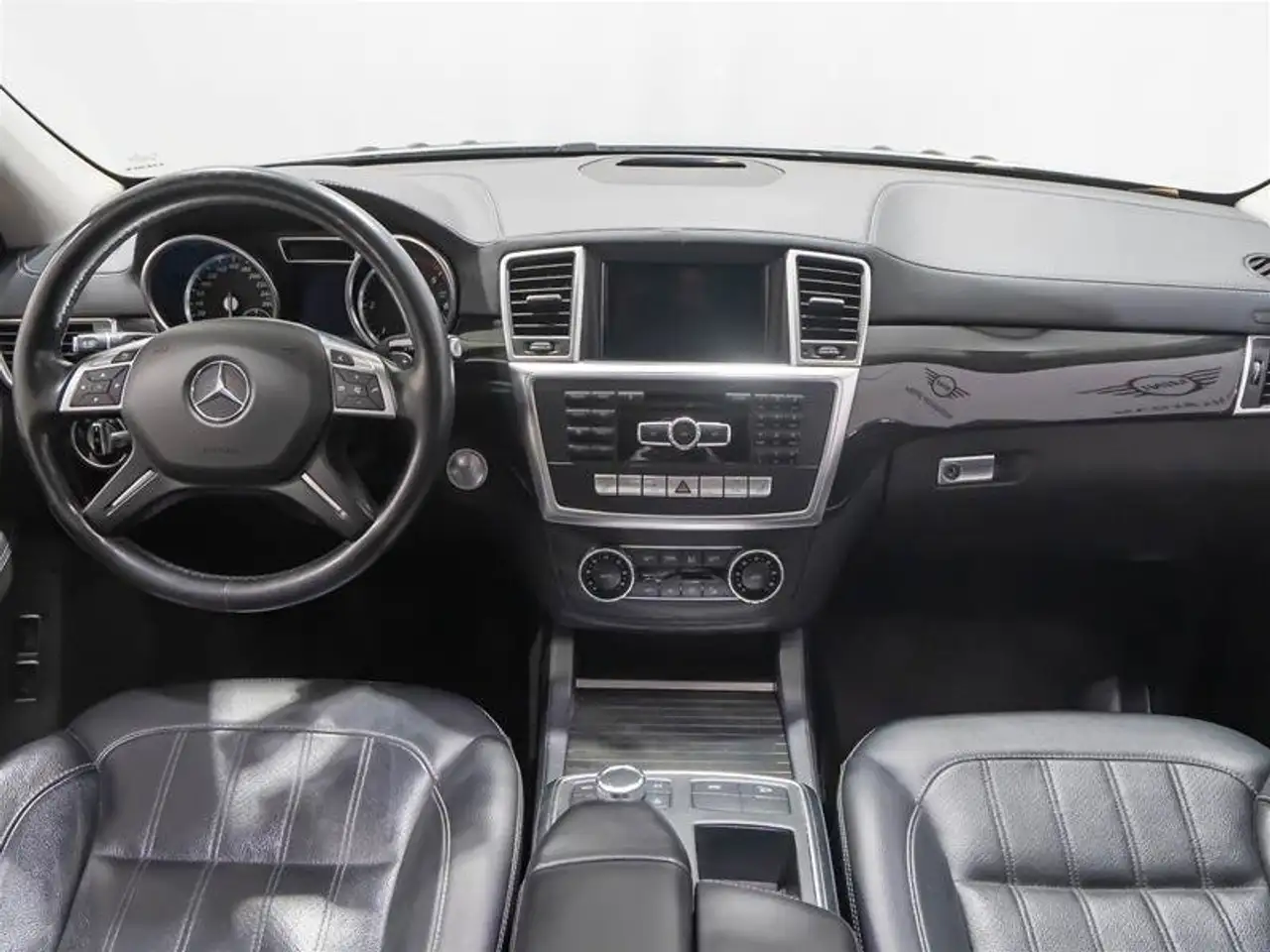 Mercedes-Benz GL-Class photo Mercedes-Benz GL-Class