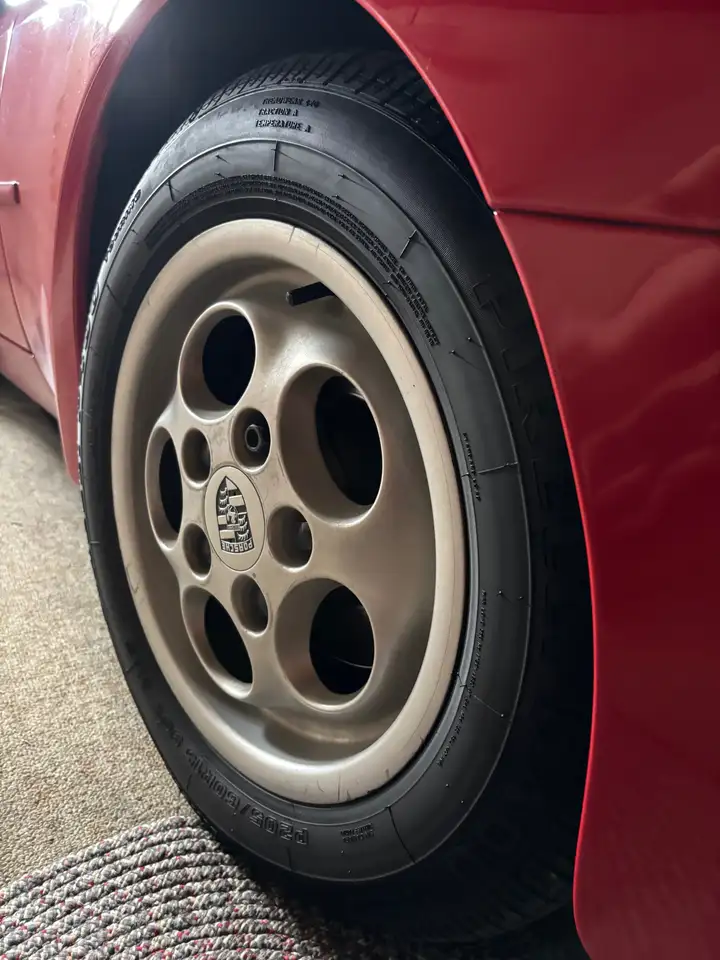 Porsche 944 снимка Porsche 944