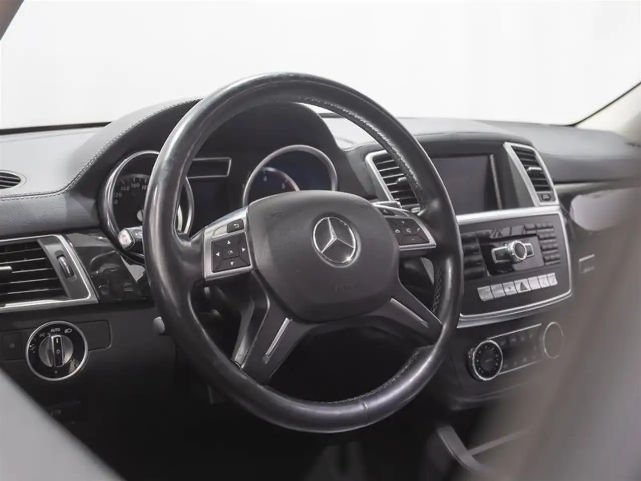 Mercedes-Benz GL-Class photo Mercedes-Benz GL-Class