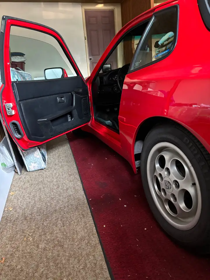 Porsche 944 снимка Porsche 944