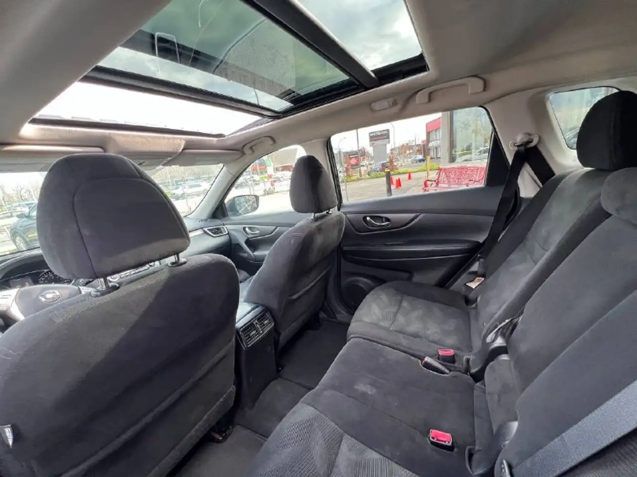 Nissan Rogue снимка Nissan Rogue