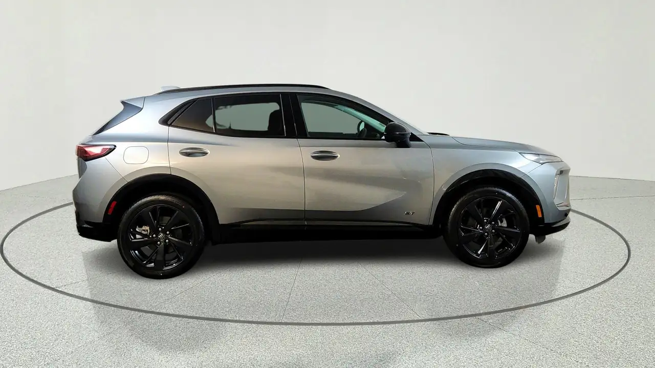 Buick Envision photo Buick Envision