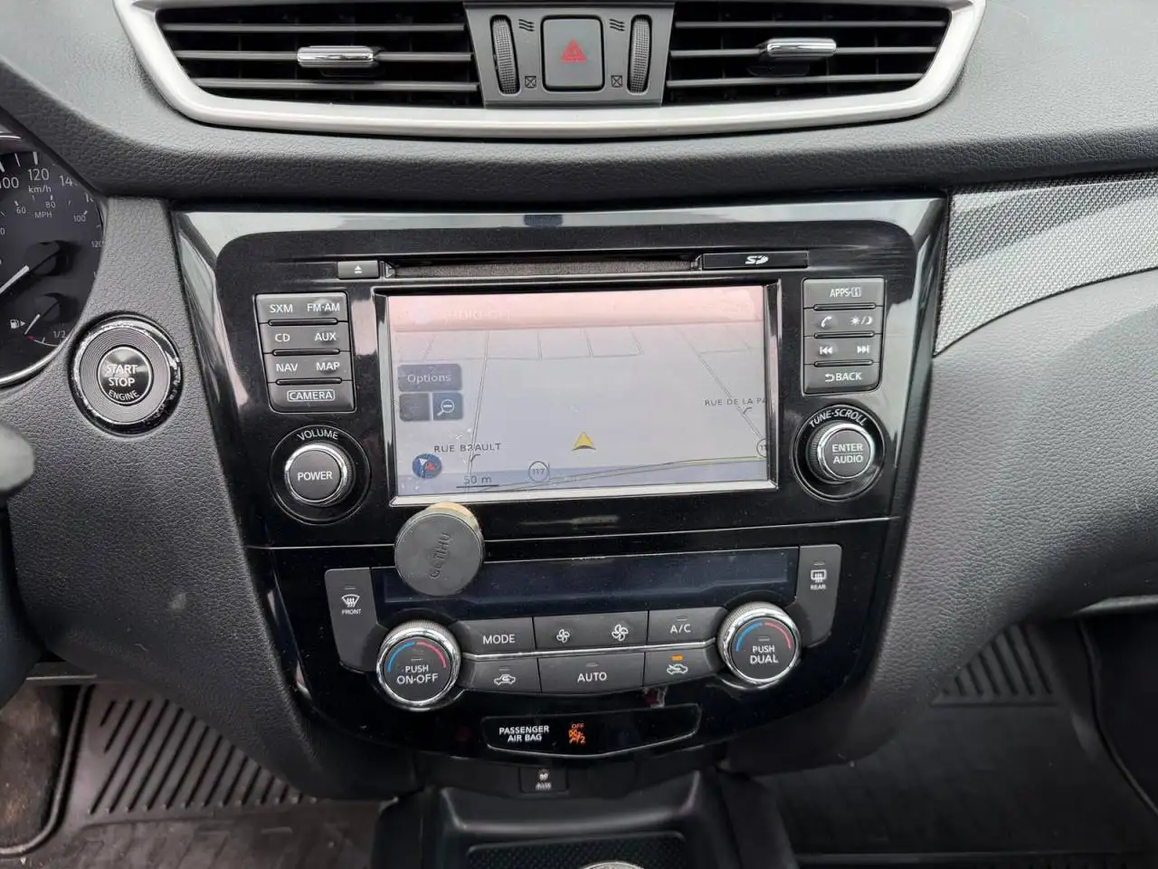 Nissan Rogue photo Nissan Rogue