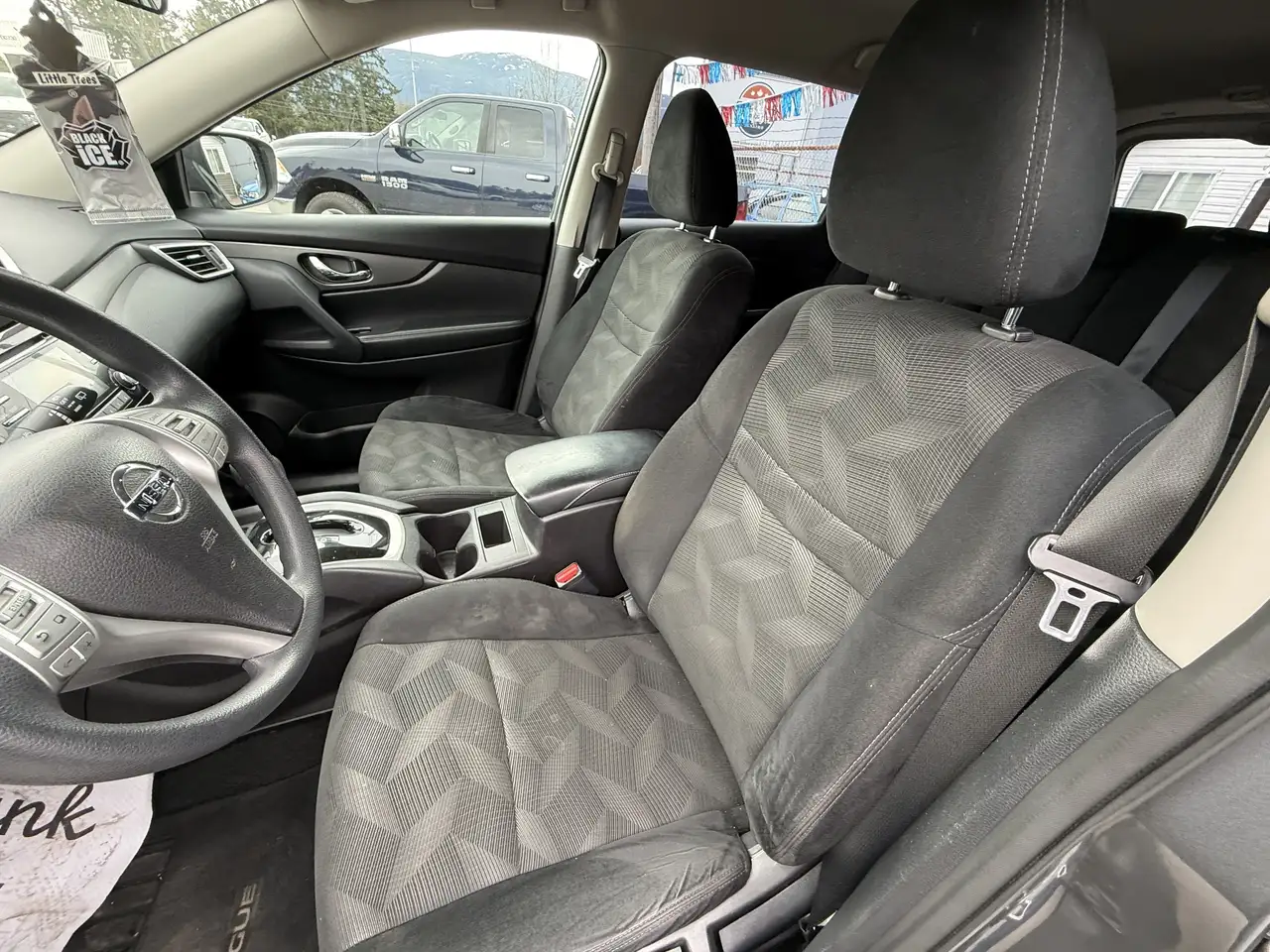 Nissan Rogue fotografie Nissan Rogue