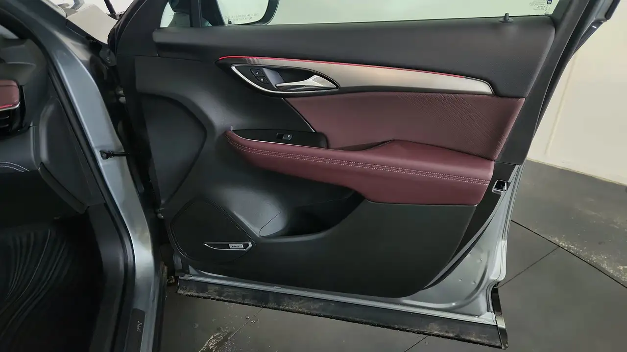 Buick Envision photo Buick Envision