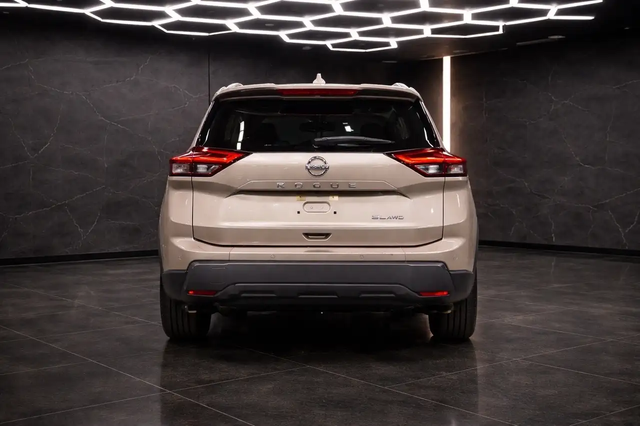 Nissan Rogue снимка Nissan Rogue