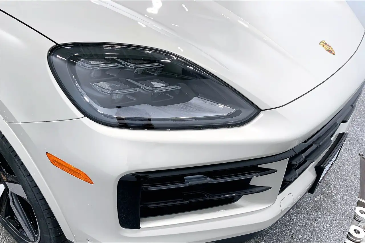Porsche Cayenne снимка Porsche Cayenne