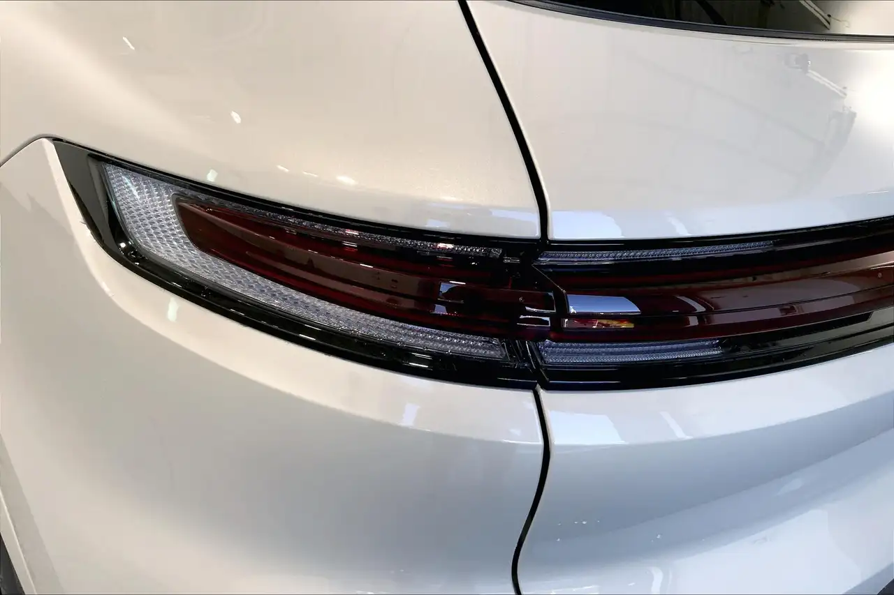 Porsche Cayenne снимка Porsche Cayenne