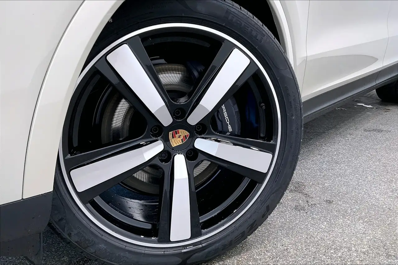 Porsche Cayenne снимка Porsche Cayenne