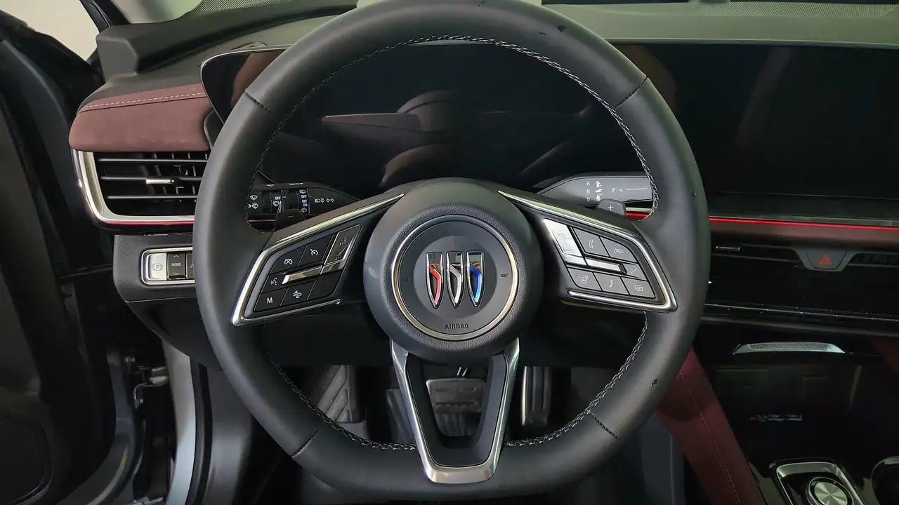 Buick Envision photo Buick Envision