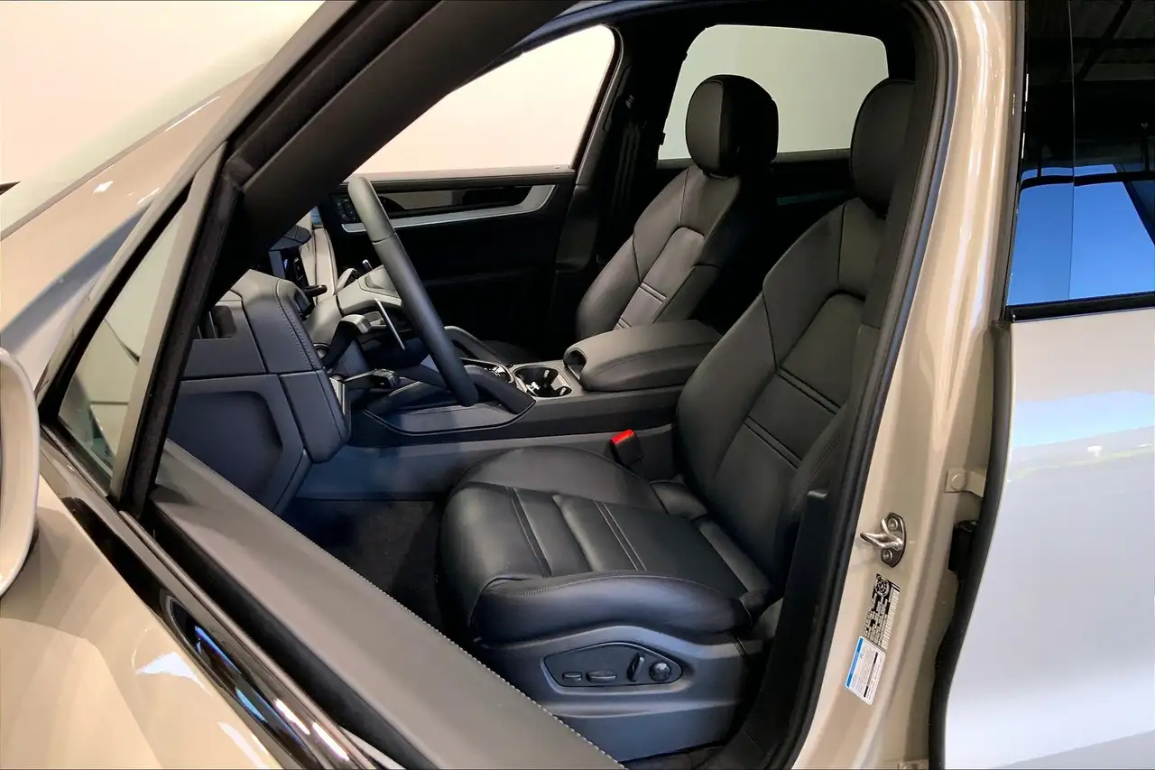 Porsche Cayenne снимка Porsche Cayenne