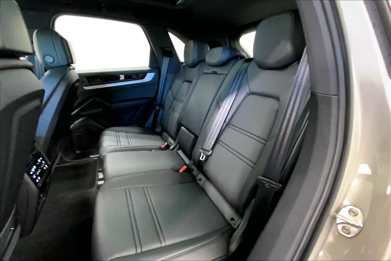 Porsche Cayenne снимка Porsche Cayenne