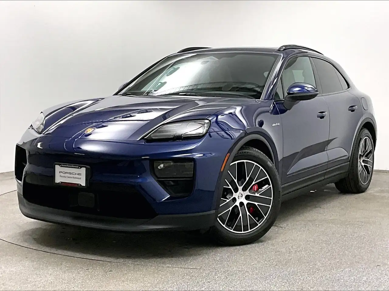 Porsche Macan photo Porsche Macan