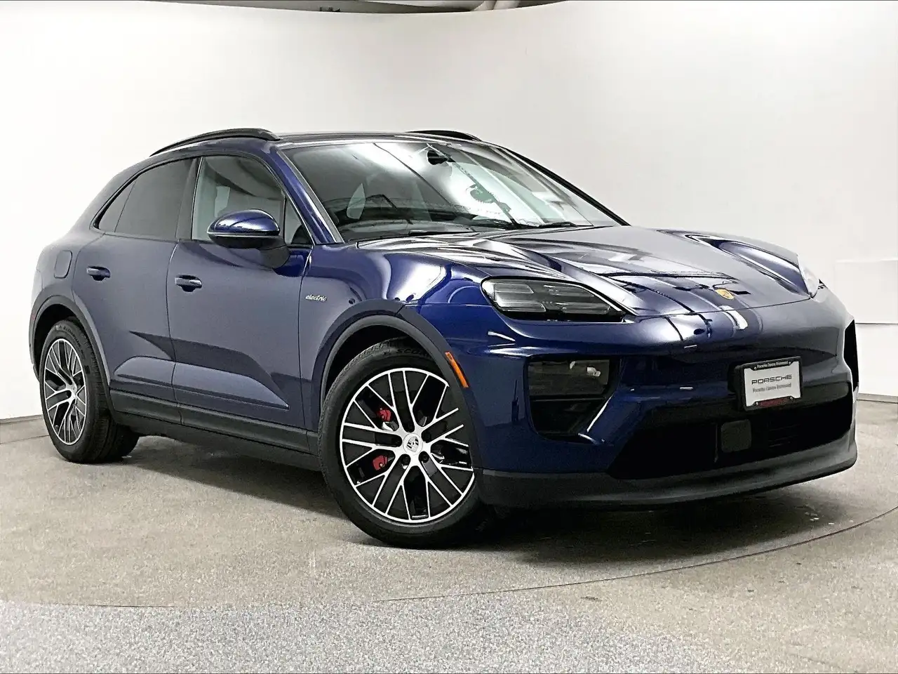 Porsche Macan photo Porsche Macan