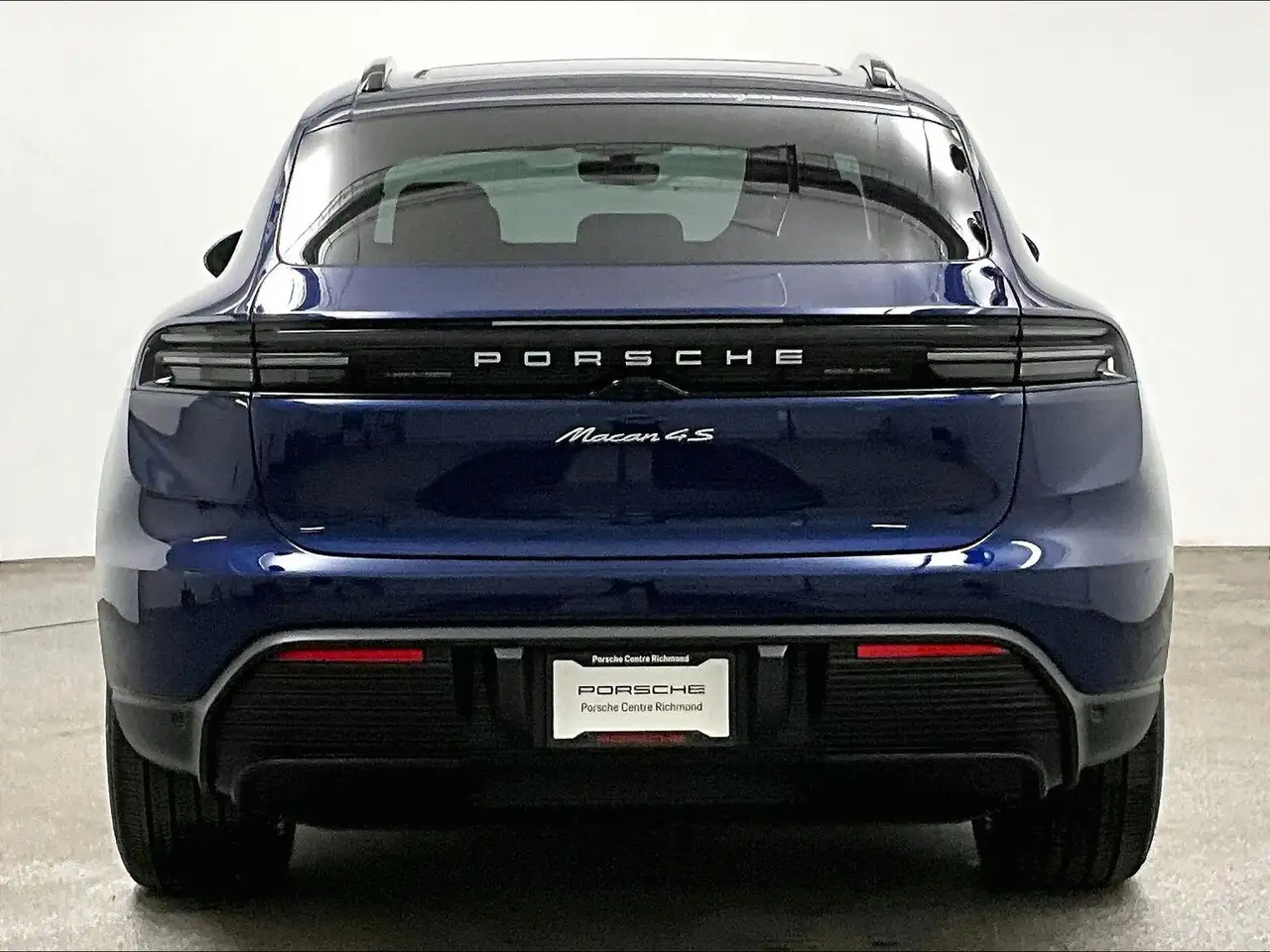 Porsche Macan photo Porsche Macan