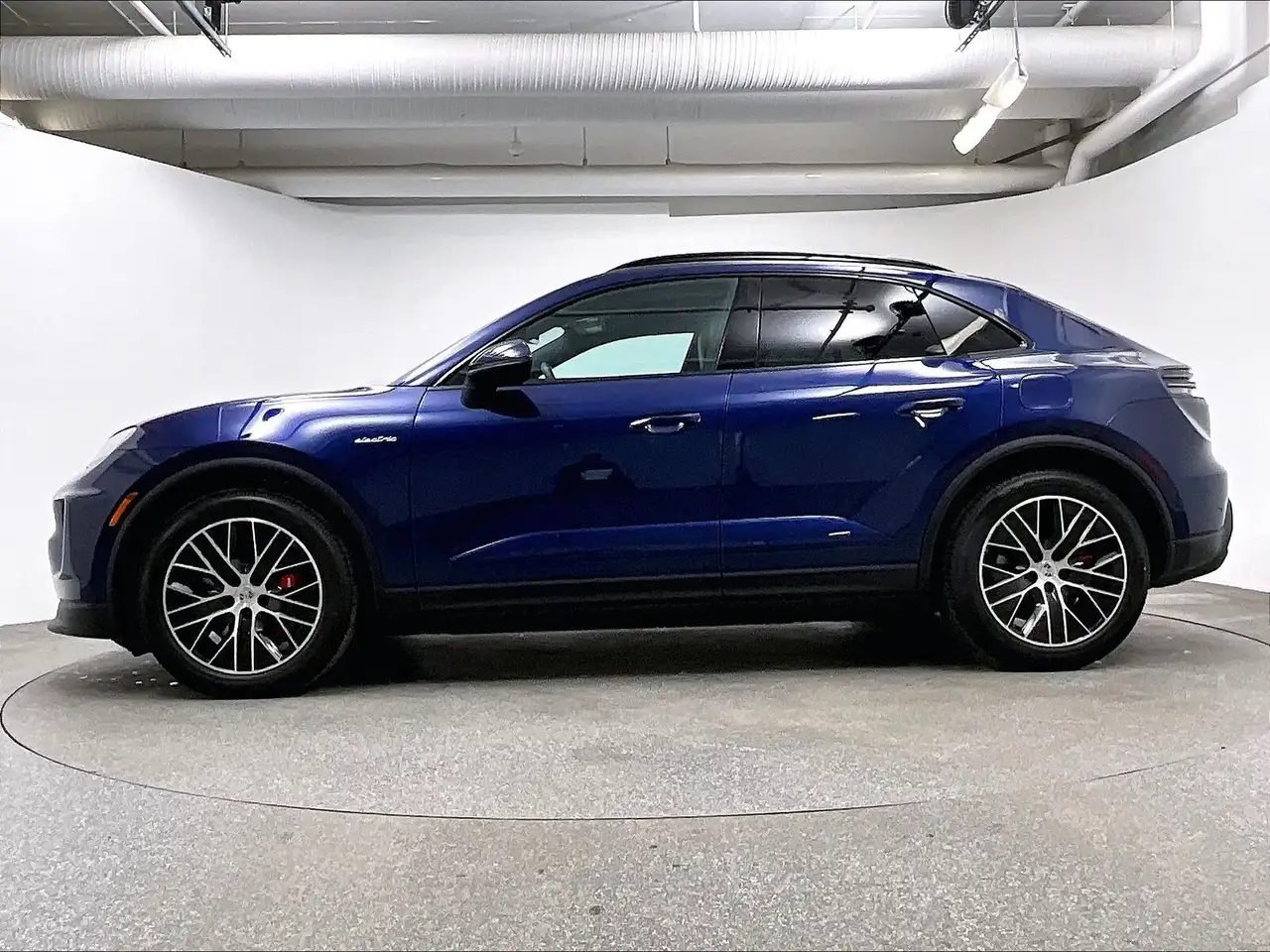 Porsche Macan photo Porsche Macan