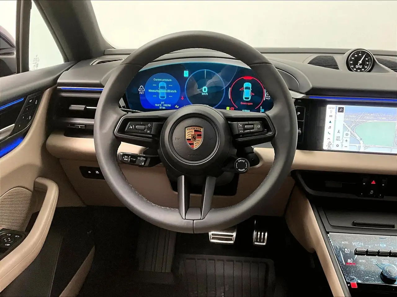 Porsche Macan photo Porsche Macan