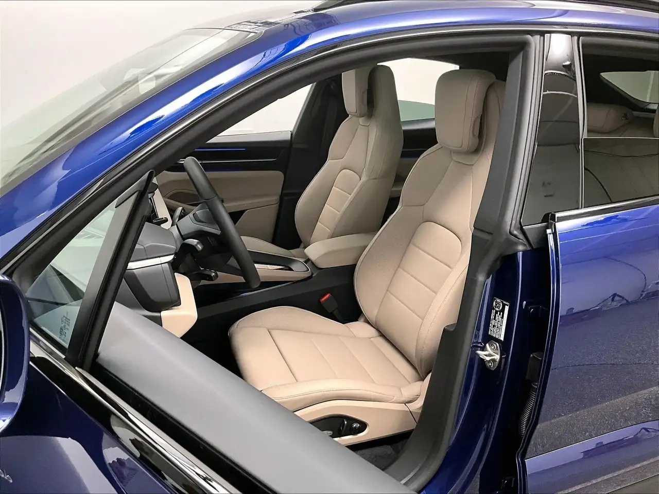 Porsche Macan photo Porsche Macan