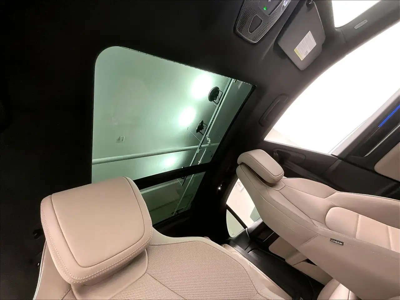 Porsche Macan photo Porsche Macan