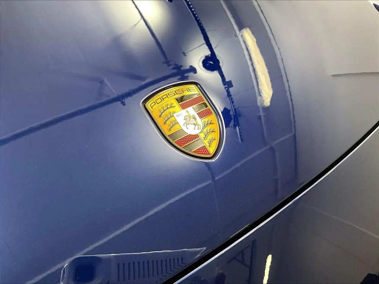 Porsche Macan photo Porsche Macan