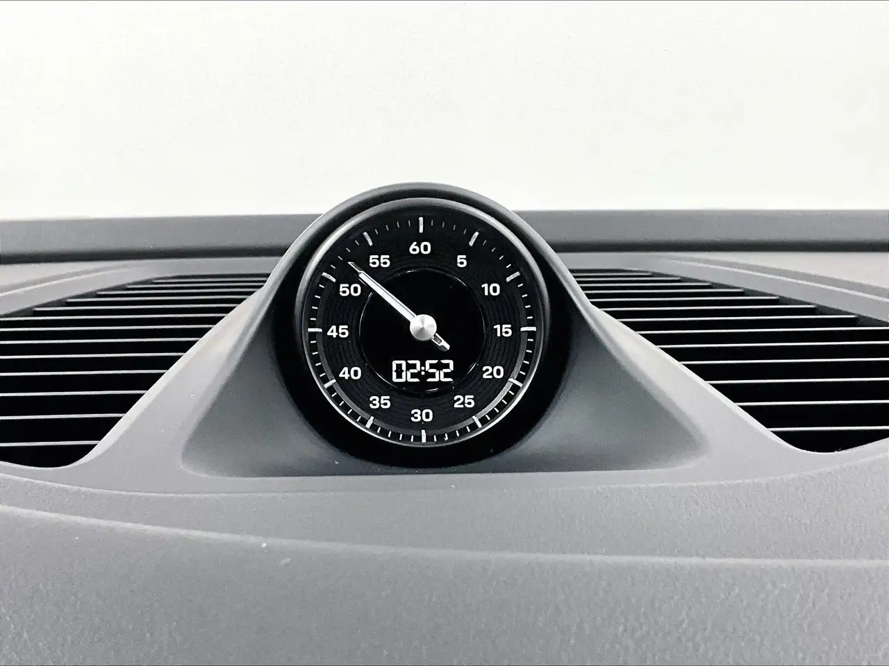 Porsche Macan photo Porsche Macan