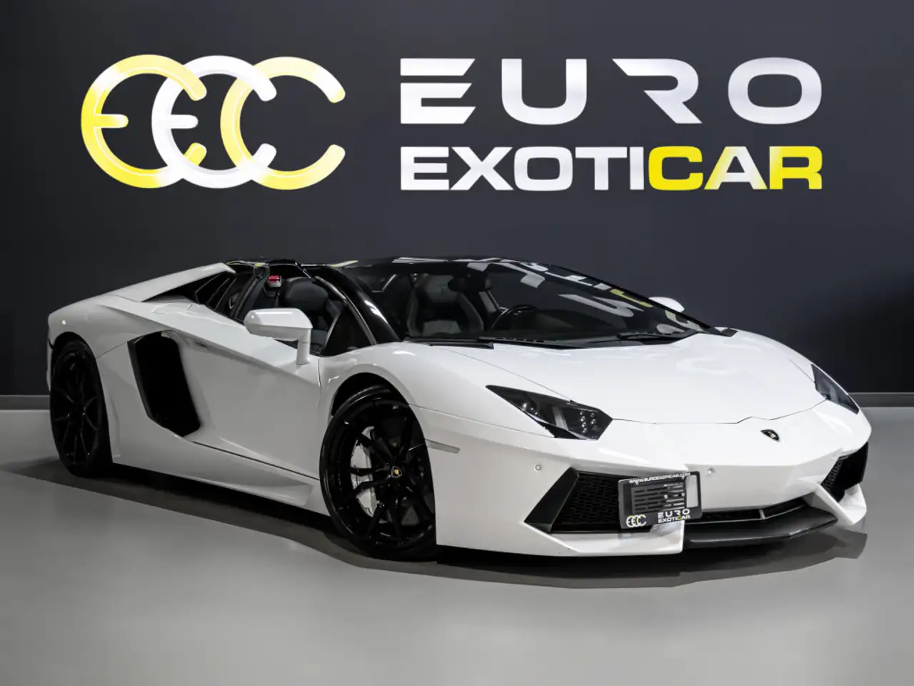 Lamborghini Aventador снимка Lamborghini Aventador