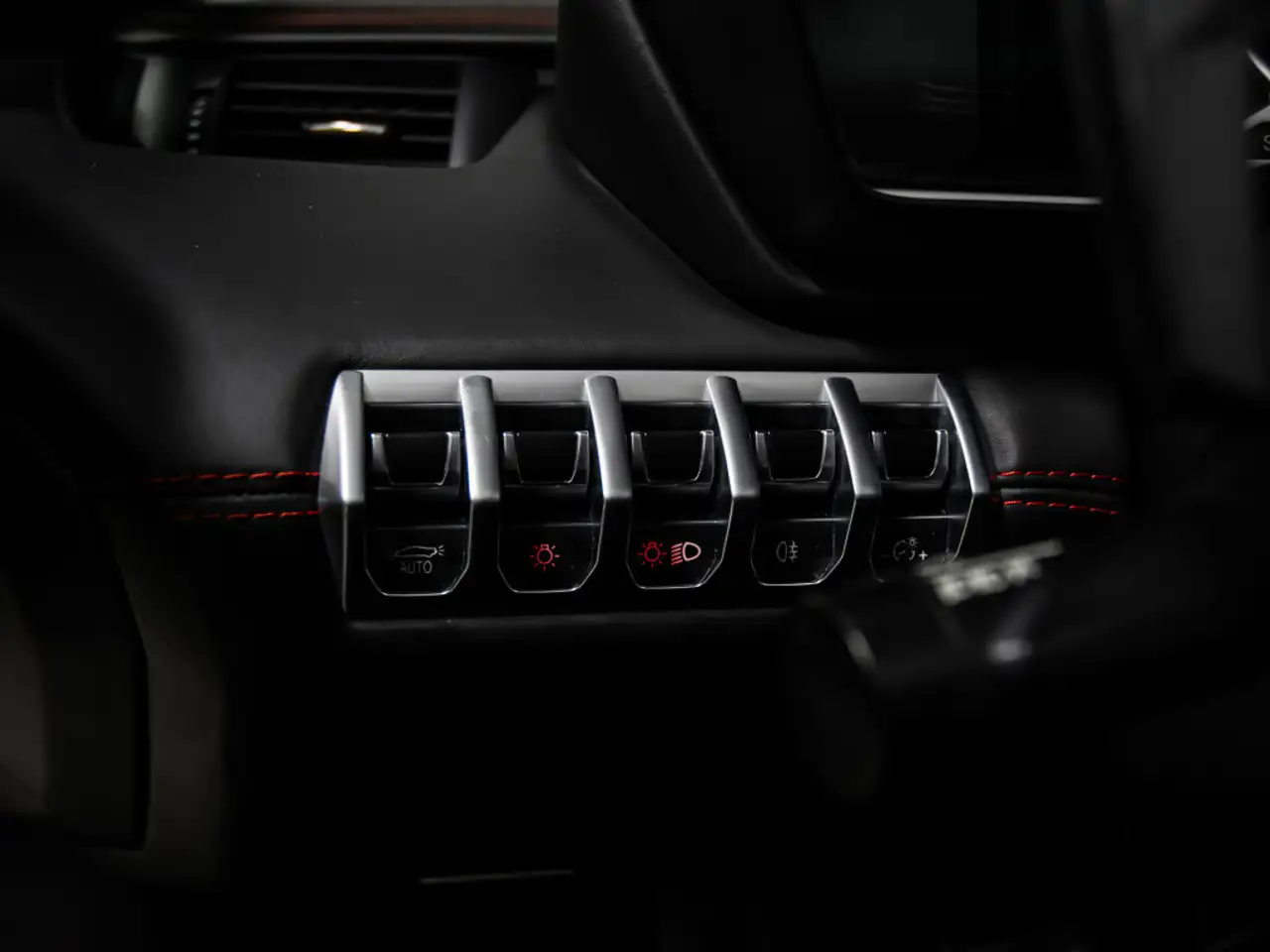 Lamborghini Aventador снимка Lamborghini Aventador