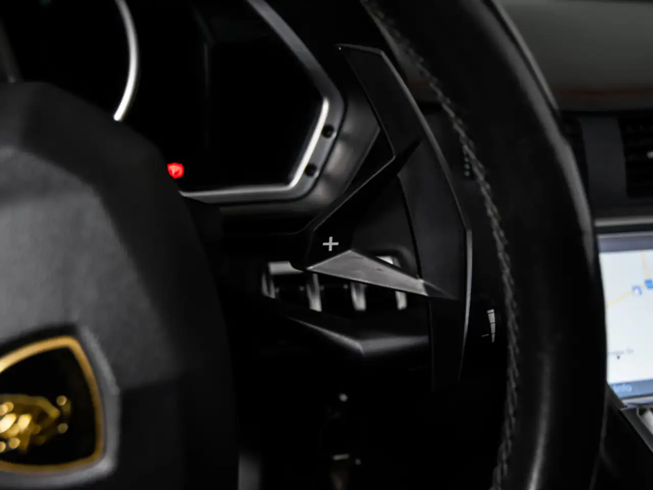 Lamborghini Aventador снимка Lamborghini Aventador