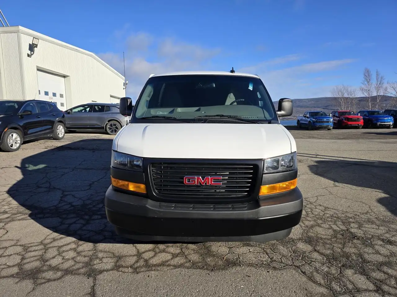 GMC Savana fotografie GMC Savana