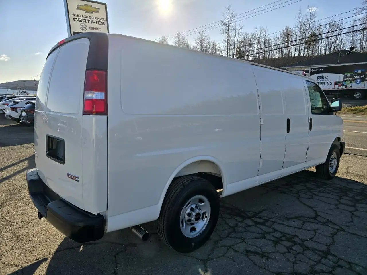 GMC Savana fotografie GMC Savana
